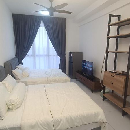 Ferienwohnung Sky Trees 4 Guests High Floor Smart Tv Garden View A1801 Johor Bahru Exterior foto
