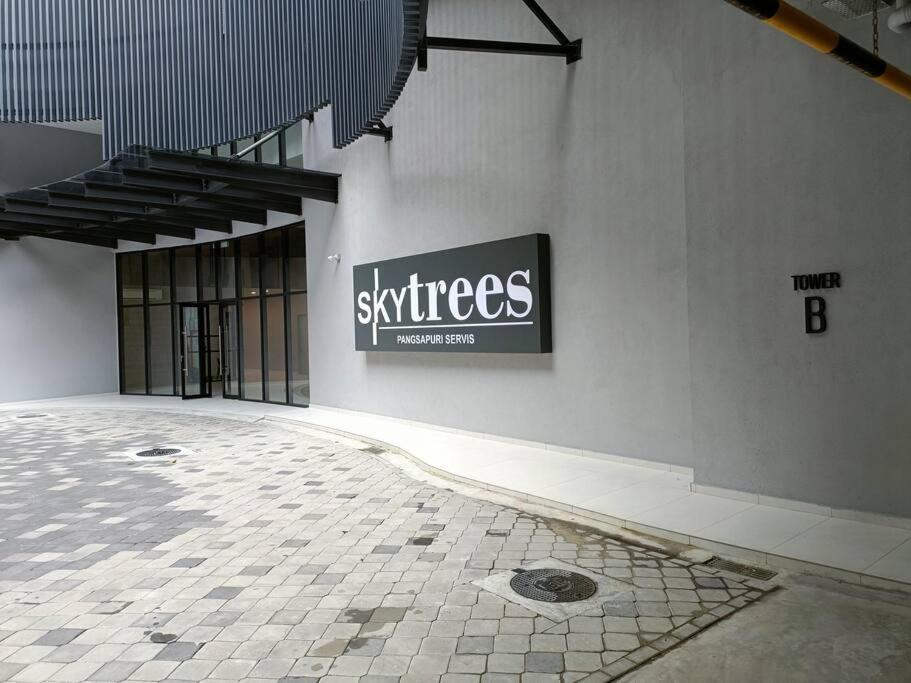 Ferienwohnung Sky Trees 4 Guests High Floor Smart Tv Garden View A1801 Johor Bahru Exterior foto