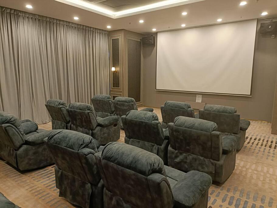 Ferienwohnung Sky Trees 4 Guests High Floor Smart Tv Garden View A1801 Johor Bahru Exterior foto