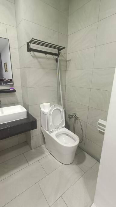 Ferienwohnung Sky Trees 4 Guests High Floor Smart Tv Garden View A1801 Johor Bahru Exterior foto