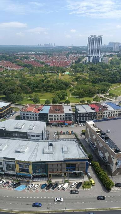Ferienwohnung Sky Trees 4 Guests High Floor Smart Tv Garden View A1801 Johor Bahru Exterior foto