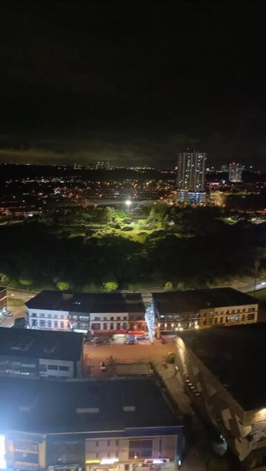 Ferienwohnung Sky Trees 4 Guests High Floor Smart Tv Garden View A1801 Johor Bahru Exterior foto