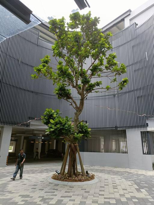 Ferienwohnung Sky Trees 4 Guests High Floor Smart Tv Garden View A1801 Johor Bahru Exterior foto