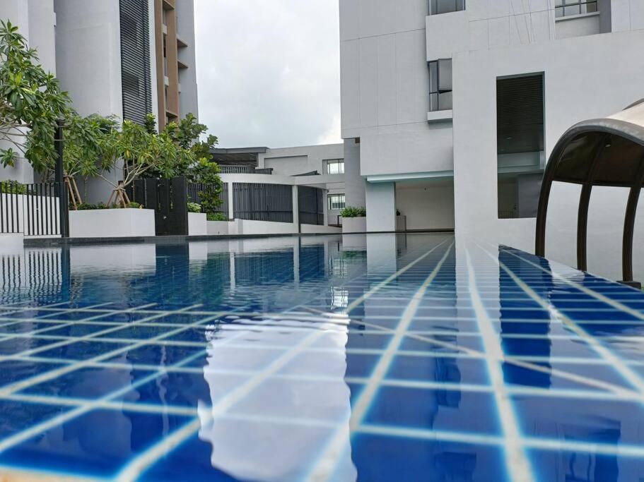 Ferienwohnung Sky Trees 4 Guests High Floor Smart Tv Garden View A1801 Johor Bahru Exterior foto