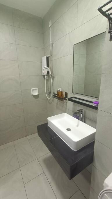 Ferienwohnung Sky Trees 4 Guests High Floor Smart Tv Garden View A1801 Johor Bahru Exterior foto