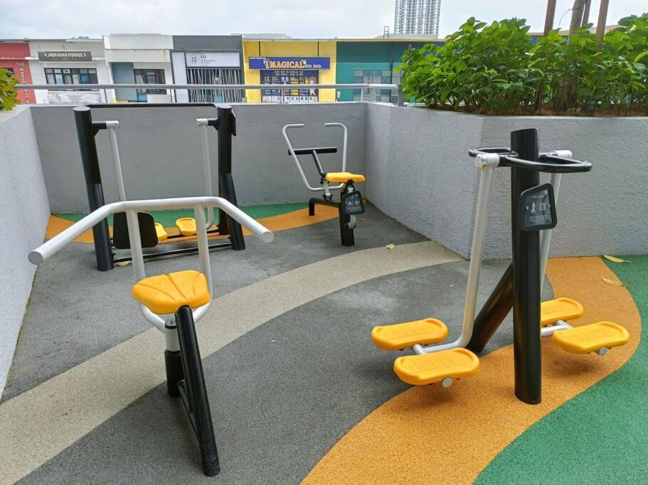 Ferienwohnung Sky Trees 4 Guests High Floor Smart Tv Garden View A1801 Johor Bahru Exterior foto